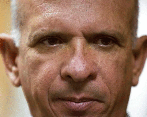 Spain ordered Interpol to hand over Hugo "El Pollo" Carvajal "immediately" to the US