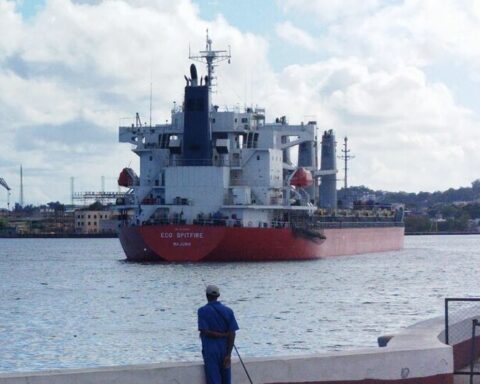 The sharp drop in cargo transport reflects an economy in deep recession in Cuba