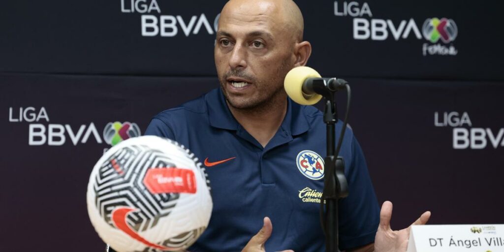 The women's Barça sneaks into a press conference in Mexico