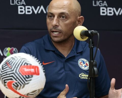 The women's Barça sneaks into a press conference in Mexico