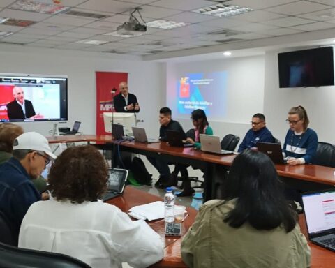 Dictan formación masiva sobre el Plan Sectorial de Adultos Mayores en Caracas