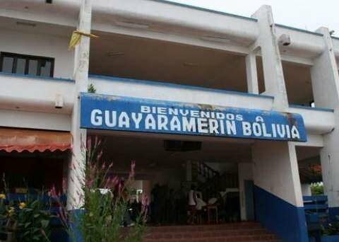 They riddled a man in the middle of the square in Guayaramerín