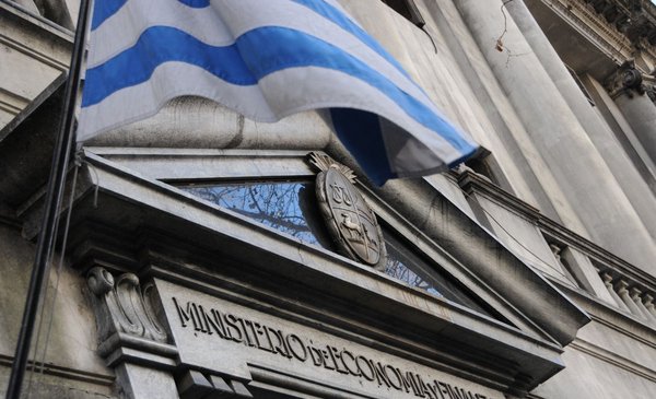 Uruguay received support from investors and issued debt for US$ 1,000 million