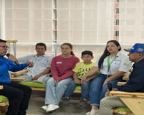 Entregan 120 viviendas en Ciudad Tiuna a trabajadores del sector eléctrico nacional