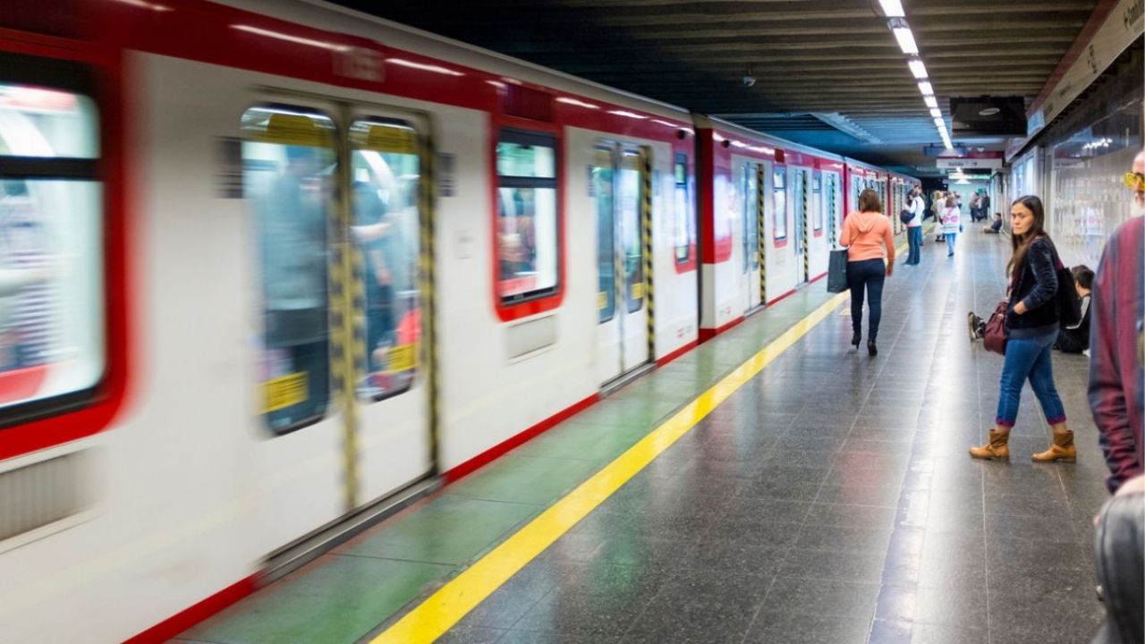 ¿Quieres trabajar en el Metro de Santiago? Estas son las vacantes con sueldos de casi 4 millones