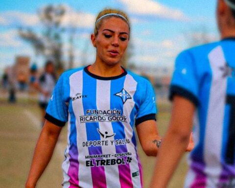 A soccer player dies strangled by her husband: "Call 911, the boys are alone"