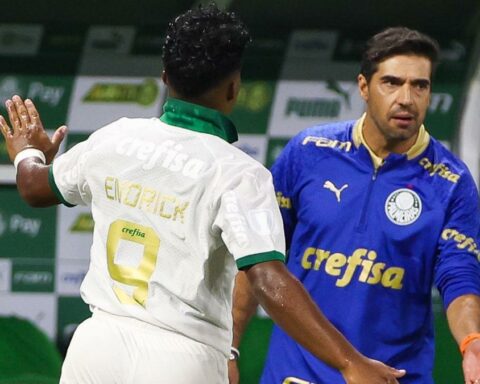Abel Ferreira, entrenador del Palmeiras, con Endrick