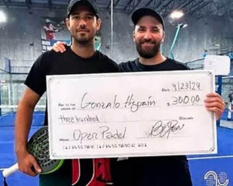 Former Madrid player Gonzalo Higuaín, paddle tennis champion in Miami