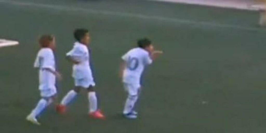 Mateo Messi already celebrates goals like his dad's star, like two drops of water!