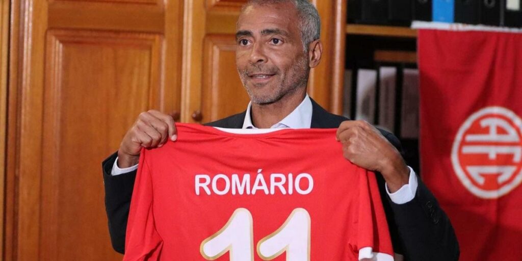 Romario, registered to play at 58 years old!