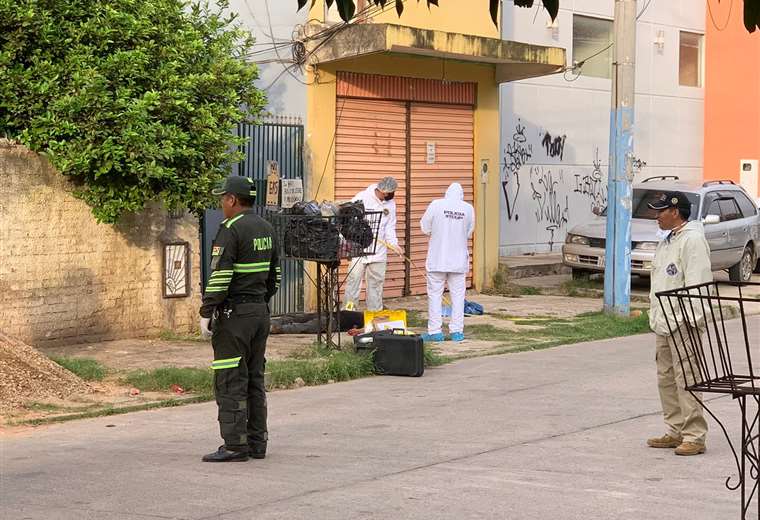 They investigate the death of a man who was stabbed in Villa Primero de Mayo