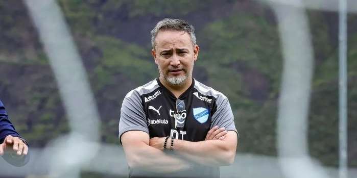 "It was a true triumph of anti-football": the complaint of Robatto, coach of Bolívar, after being eliminated against San Antonio