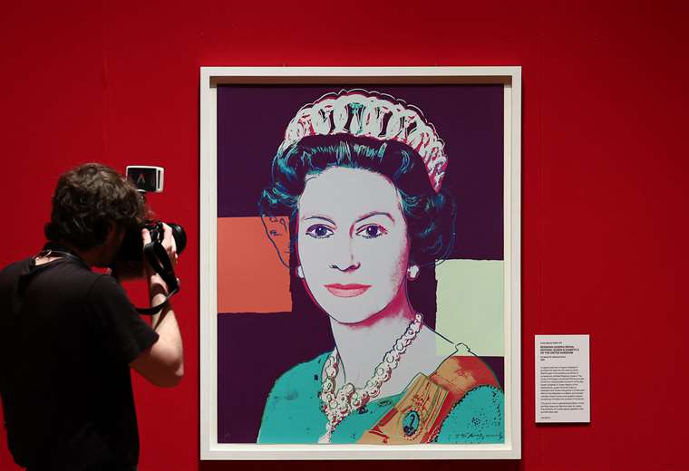 A century of photographic portraits of the British monarchy on display at Buckingham Palace