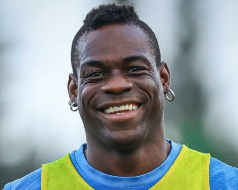 Balotelli wants to play for Boca and Agüero helps him out