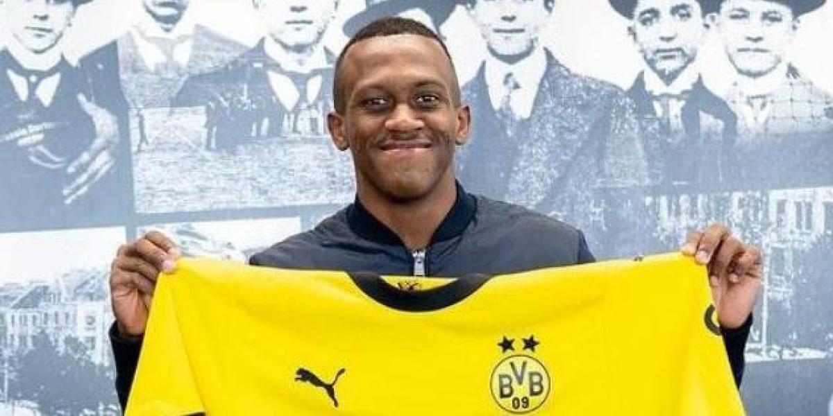 Borussia Dortmund signs a promising 16-year-old youngster