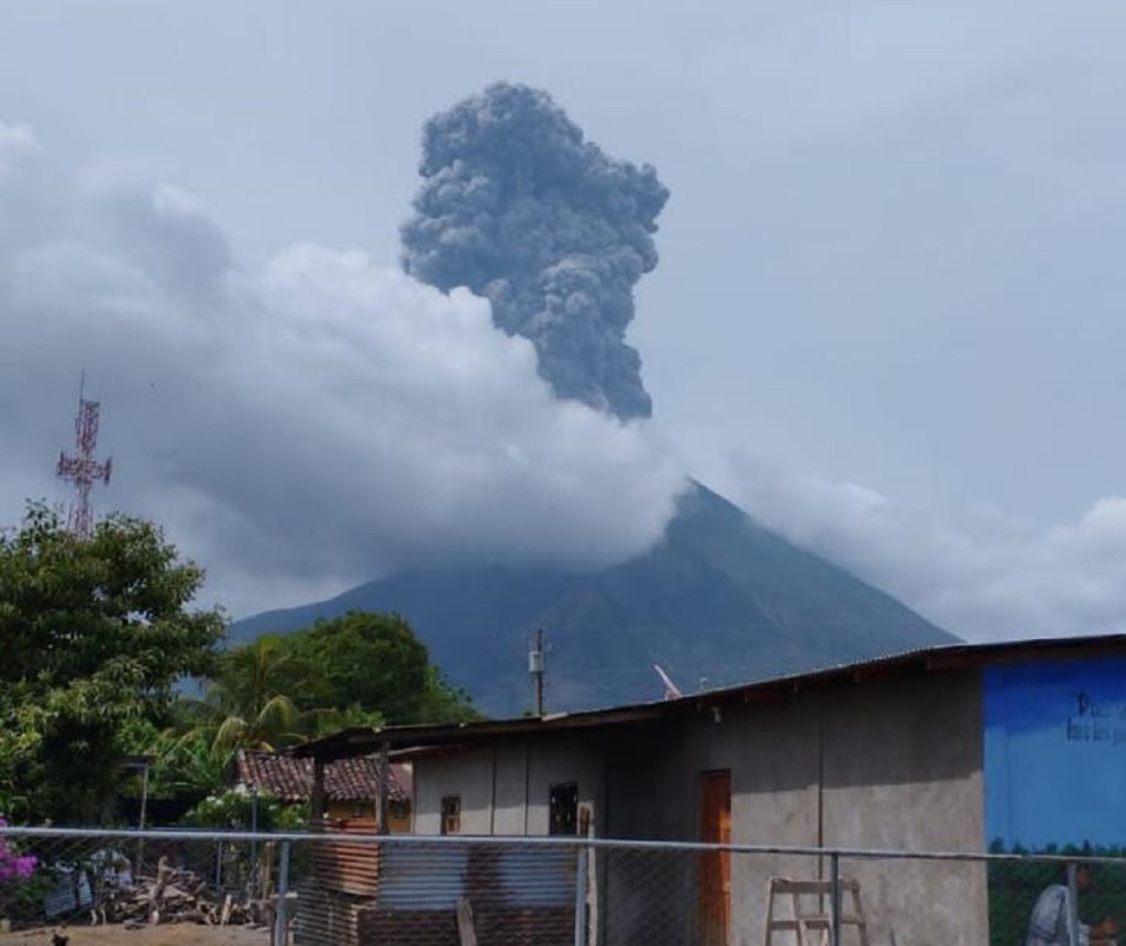 Concepción Volcano records explosions with the expulsion of gases, ashes and rocks