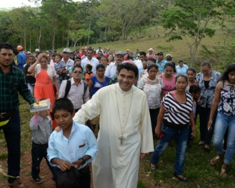 Nicaraguan bishop Rolando Álvarez is awarded in Washington