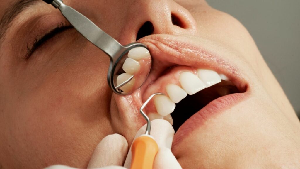 Take a seat before finding out how much a dentist from the University of Chile earns