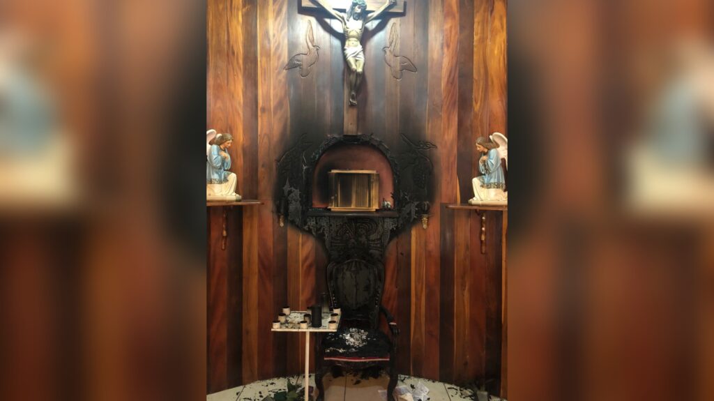 They burn the tabernacle of the parish of San Juan Bautista, in Nueva Segovia