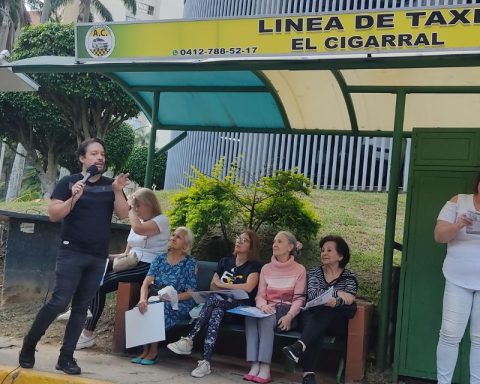 ARI Móvil clarified doubts of El Cigarral residents about the presidential election on June 28