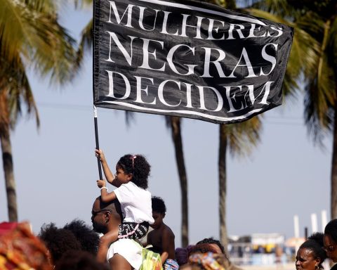 Black women's march unites generations on Rio de Janeiro's waterfront