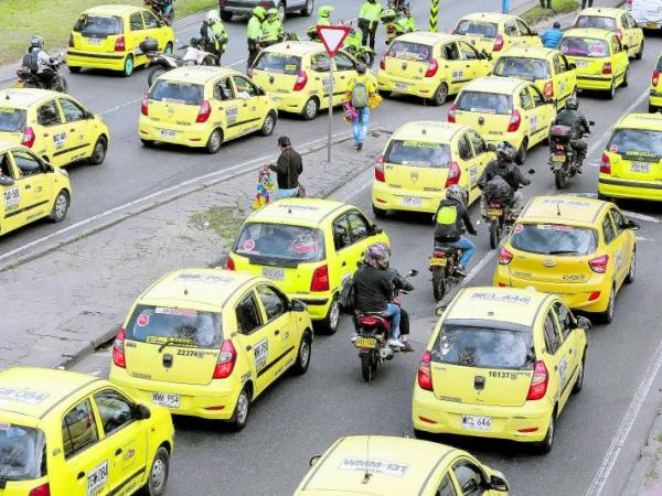 Bogotá Mayor's Office will hold roundtable discussions with taxi drivers this Wednesday, following the strike