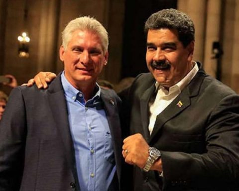 cubanos Nicolás Maduro y Miguel Díaz-Canel represión