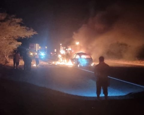 Car driver burns to death after crash in Piura
