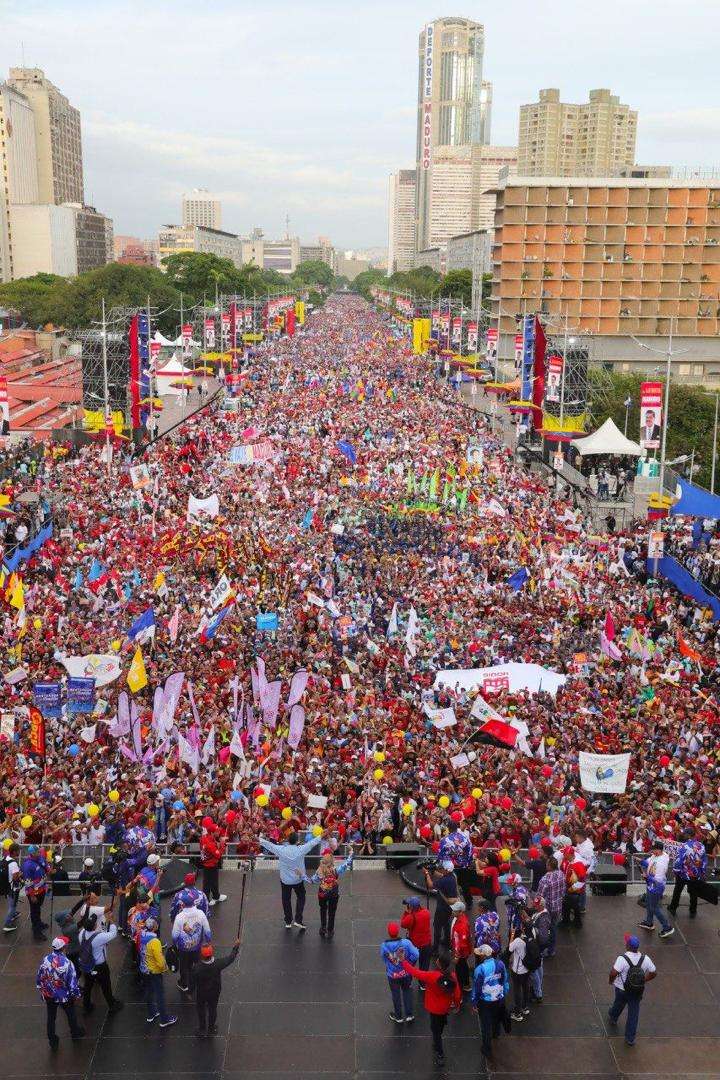 Caracas expressed its support for Nicolás Maduro, the “Gallo Pinto” (+Photos)