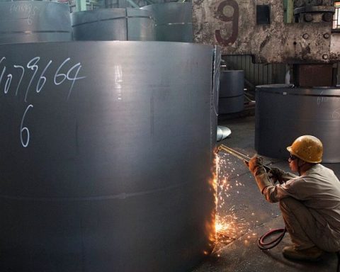 China to review anti-dumping measures on stainless steel imports