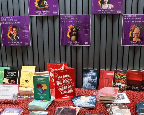 Collective in DF promotes literature by black authors