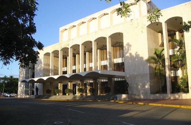 Congreso aprueba acto juramentación de Abinader en el Teatro Nacional