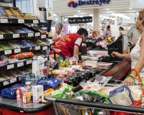 Consumption and VAT cushion the lack of oil and income tax revenues