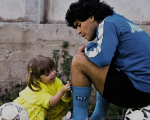 Dalma Maradona connects with her father through a medium