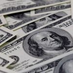 Dollar closes at R$5.60 with cyber blackout and US elections