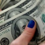 Dollar remains close to R$5.60 amid uncertainty in Brazil and abroad