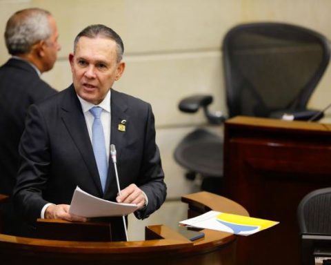 Efraín Cepeda is the new president of the Senate of the Republic