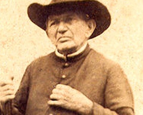 Father Cicero: between holiness and politics at 90 years of death