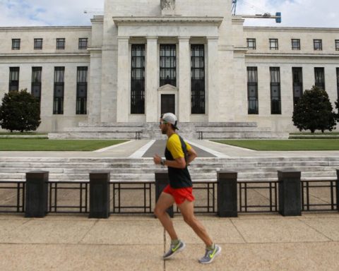 Fed in no rush to cut interest rates, IMF says