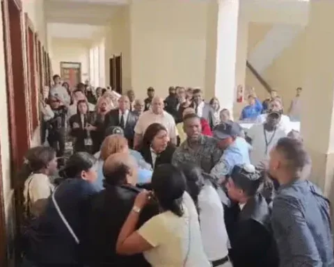 Abogadas se halan las greñas en pleno Palacio de Justicia