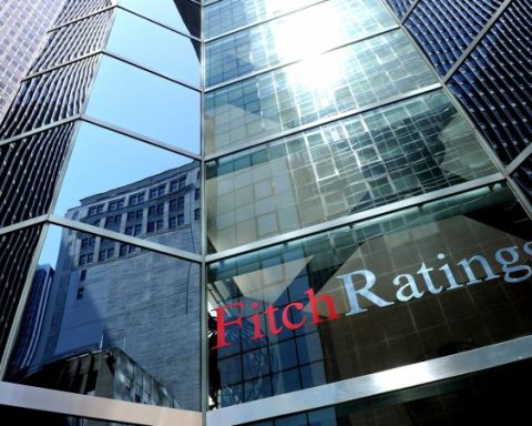 Fitch Ratings maintains Colombia's credit rating at BB+ with a stable outlook