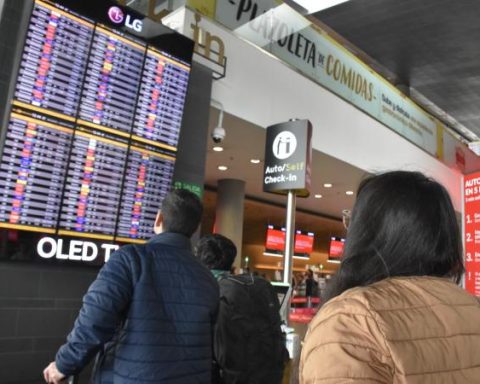 Flight delays in Colombia due to global technological failure