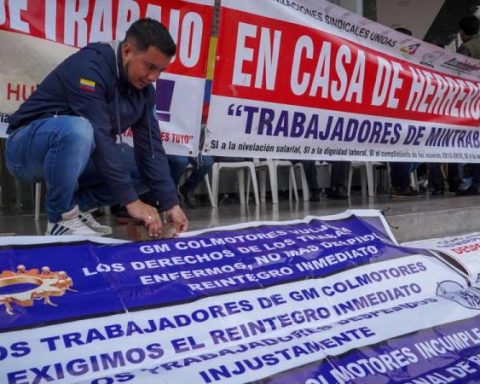 In the midst of the strike, Mintrabajo officials break into Bogotá headquarters