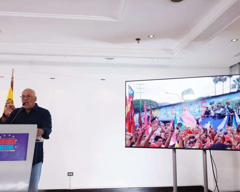 Jorge Rodríguez demands that international media and agencies respect the truth