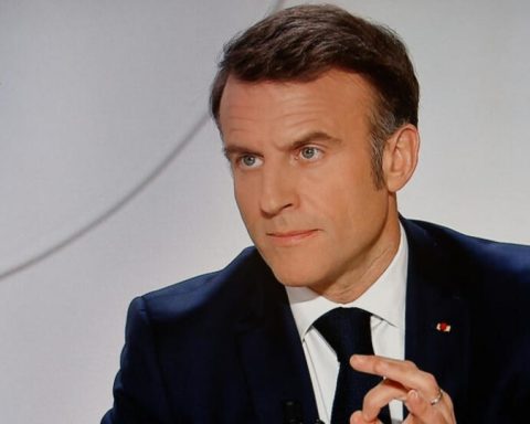 Macron says opening of Olympics made French people "proud"