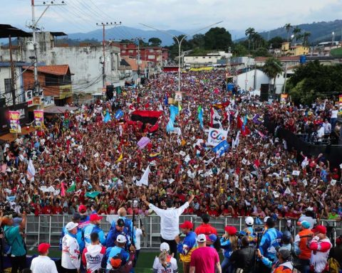 Maduro: Communication hitmen are lined up to claim fraud