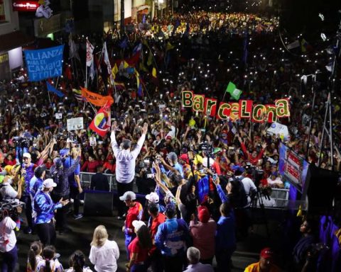 Maduro: Fascism is bent on destroying the Great Venezuelan Housing Mission