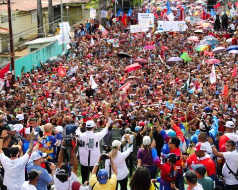 Maduro: I'm still standing and fighting for Venezuela