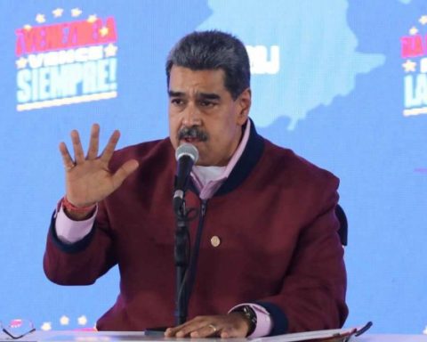 Maduro ordered the withdrawal of diplomatic representation from Uruguay and other countries that did not recognize his election