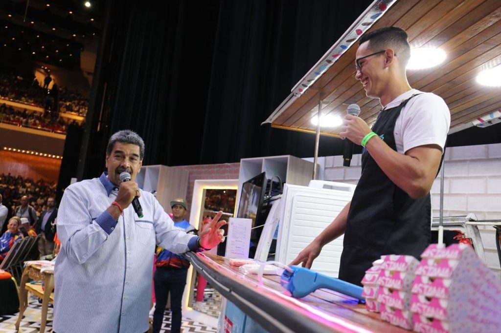 Maduro plans to hold entrepreneurship fairs in every city